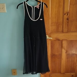 Hunter Black Mesh Top with White Trim